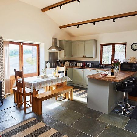 The Old Dairy - Boutique Countryside Cottage At Harrys Cottages Pen-y-Clawdd Eksteriør billede
