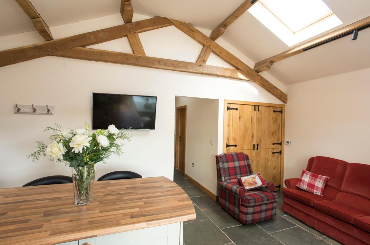 The Old Dairy - Boutique Countryside Cottage At Harrys Cottages Pen-y-Clawdd Eksteriør billede