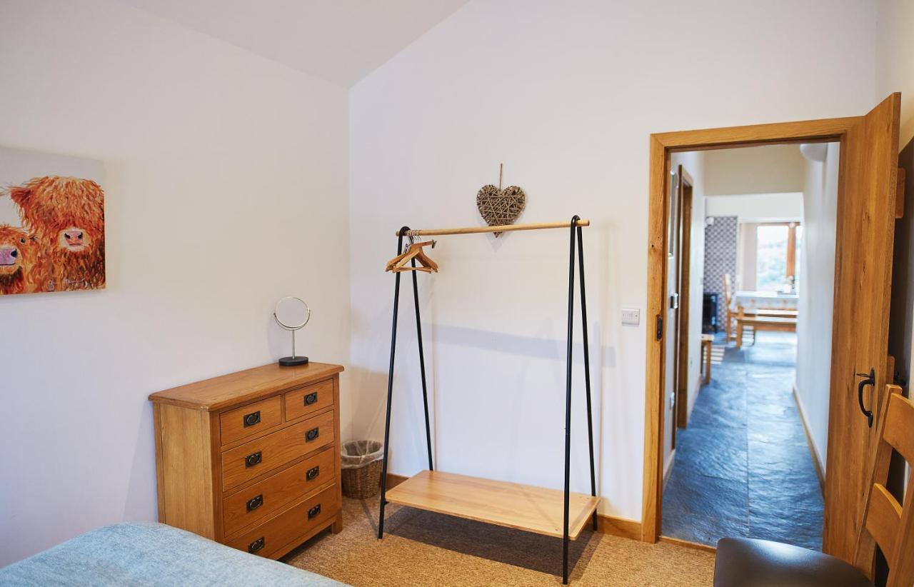 The Old Dairy - Boutique Countryside Cottage At Harrys Cottages Pen-y-Clawdd Eksteriør billede