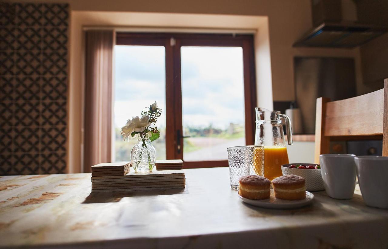 The Old Dairy - Boutique Countryside Cottage At Harrys Cottages Pen-y-Clawdd Eksteriør billede